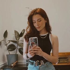 Meet your Posher, Elise